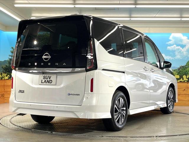 セレナ ｅ－パワー　ハイウェイスターＶ　両側電動スライドドア　３６０度セーフティアシスト　アラウンドビューモニター　プロパイロット　１２．３インチ純正ディスプレイ　ＡｐｐｌｅＣａｒＰｌａｙ　インテリジェントルームミラー　ＥＴＣ２．０（17枚目）