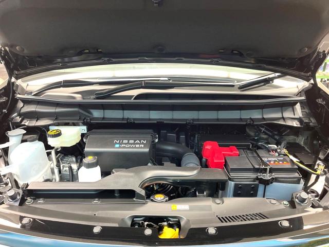 セレナ e-パワー ハイウェイスターV 登録済未使用車 両側電動スライドドア 12.3インチ純正ナビ インテリジェントアラウンドビューモニター 360度セーフティアシスト プロパイロット レーダークルーズ コーナーセンサー スマートキー(18枚目)