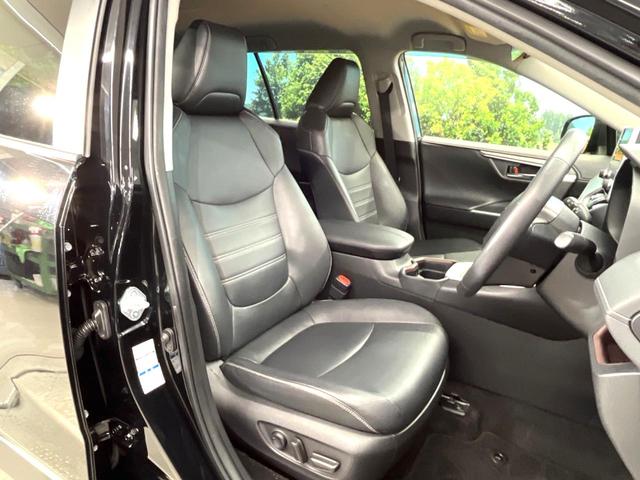 ＲＡＶ４ Ｇ　Ｚパッケージ　純正９インチディスプレイオーディオ　パノラマミックビューモニター　トヨタセーフティーセンス　レーダークルーズ　禁煙車　パワーバックドア　シートヒーター　パワーシート　スマートキー　ＬＥＤヘッド（8枚目）