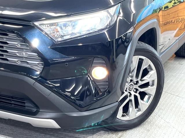 ＲＡＶ４ Ｇ　Ｚパッケージ　純正９インチディスプレイオーディオ　パノラマミックビューモニター　トヨタセーフティーセンス　レーダークルーズ　禁煙車　パワーバックドア　シートヒーター　パワーシート　スマートキー　ＬＥＤヘッド（12枚目）