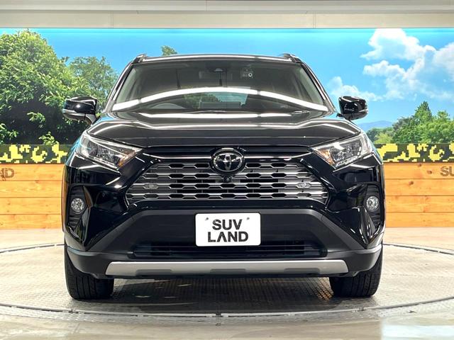 ＲＡＶ４ Ｇ　Ｚパッケージ　純正９インチディスプレイオーディオ　パノラマミックビューモニター　トヨタセーフティーセンス　レーダークルーズ　禁煙車　パワーバックドア　シートヒーター　パワーシート　スマートキー　ＬＥＤヘッド（14枚目）