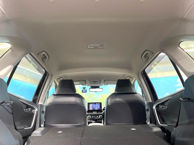 ＲＡＶ４ Ｇ　Ｚパッケージ　純正９インチディスプレイオーディオ　パノラマミックビューモニター　トヨタセーフティーセンス　レーダークルーズ　禁煙車　パワーバックドア　シートヒーター　パワーシート　スマートキー　ＬＥＤヘッド（22枚目）