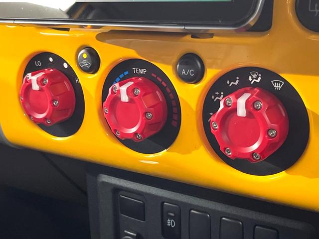 ＦＪクルーザー ベースグレード　４ＷＤ　ＳＤナビ　バックカメラ　ドラレコ　コーナーセンサー　ＬＥＤヘッド　ルーフレール　ＥＴＣ　Ｂｌｕｅｔｏｏｔｈ　ＣＤ　ＤＶＤ再生　ブルーレイ再生　フルセグ　ＬＥＤフォグ（42枚目）