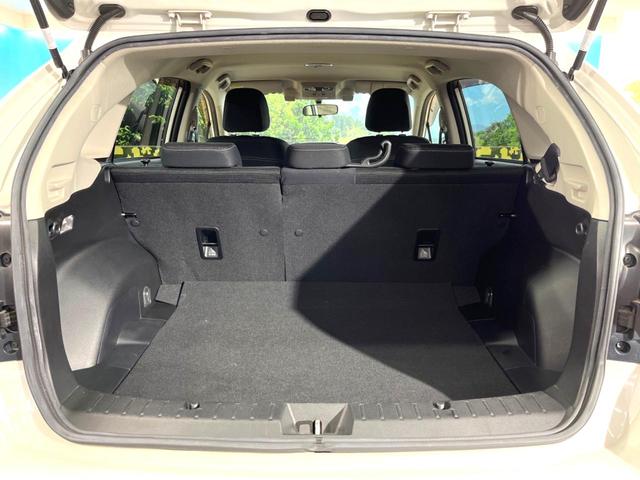 ＸＶ ２．０ｉ－Ｌ　アイサイト　４ＷＤ　純正ナビ　アイサイトｖｅｒ３　プリクラッシュブレーキ　バックカメラ　レーダークルーズ　禁煙車　ルーフレール　パワーシート　スマートキー　ＨＩＤヘッド　ビルトインＥＴＣ　純正１７インチアルミ（10枚目）