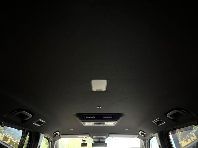 ヴォクシー Ｓ－Ｚ　両側電動ドア　後席モニター　バックカメラ　衝突被害軽減システム　レーダークルーズ　禁煙車　電動リアゲート　ハーフレザーシート　ドラレコ　コーナーセンサー　スマートキー　ＬＥＤヘッド　ビルトインＥＴＣ（23枚目）