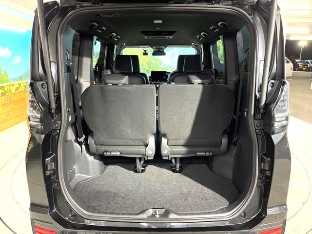 ヴォクシー Ｓ－Ｚ　両側電動ドア　後席モニター　バックカメラ　衝突被害軽減システム　レーダークルーズ　禁煙車　電動リアゲート　ハーフレザーシート　ドラレコ　コーナーセンサー　スマートキー　ＬＥＤヘッド　ビルトインＥＴＣ（24枚目）