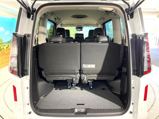 セレナ ハイウェイスターＶ　登録済未使用車　純正１２．３型ナビ　全周囲カメラ　フルセグ　ＥＴＣ　プロパイロット　両側電動スライドドア　ＬＥＤヘッド　純正１６インチＡＷ　デジタルインナーミラー　スマートキー（11枚目）