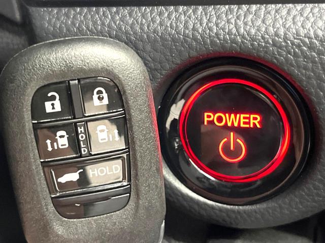 ステップワゴン ｅ：ＨＥＶスパーダ　登録済未使用車　両側電動スライドドア　ホンダセンシング　レーダークルーズ　電動リアゲート　ハーフレザーシート　コーナーセンサー　前席シートヒーター　スマートキー　ＬＥＤヘッド　純正１６インチアルミ（41枚目）