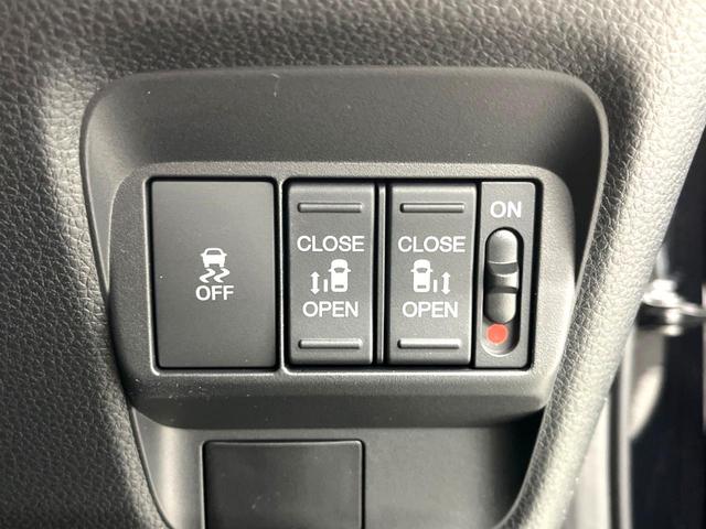 フリード エアー　ＥＸ　登録済未使用車　両側電動ドア　ホンダセンシング　レーダークルーズ　ハーフレザーシート　前席シートヒーター　コーナーセンサー　スマートキー　ＬＥＤヘッド　純正１５インチアルミ　ブラインドスポットモニター（3枚目）