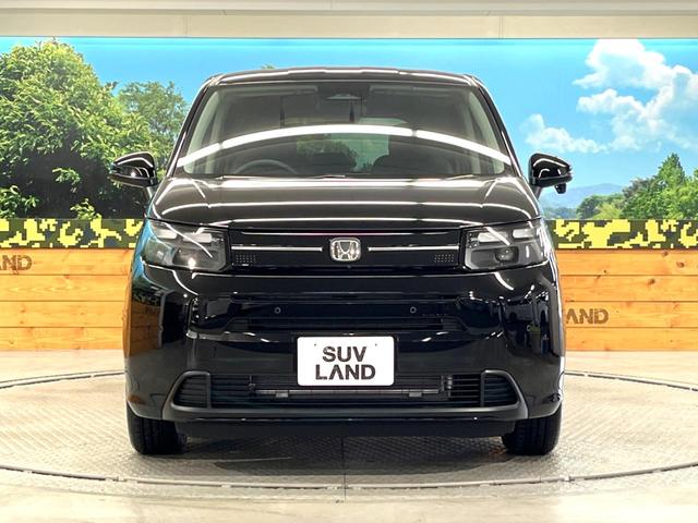 フリード エアー　ＥＸ　登録済未使用車　両側電動ドア　ホンダセンシング　レーダークルーズ　ハーフレザーシート　前席シートヒーター　コーナーセンサー　スマートキー　ＬＥＤヘッド　純正１５インチアルミ　ブラインドスポットモニター（14枚目）