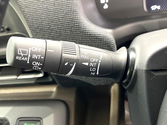 フリード エアー　ＥＸ　登録済未使用車　両側電動ドア　ホンダセンシング　レーダークルーズ　ハーフレザーシート　前席シートヒーター　コーナーセンサー　スマートキー　ＬＥＤヘッド　純正１５インチアルミ　ブラインドスポットモニター（43枚目）