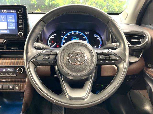 ヤリスクロス ハイブリッドＺ　８型ディスプレイオーディオ　全周囲カメラ　トヨタセーフティセンス　レーダークルーズコントロール　禁煙車　レザーシート　パワーシート　前席シートヒーター　ドラレコ　コーナーセンサー　ＬＥＤヘッド　ＥＴＣ（11枚目）