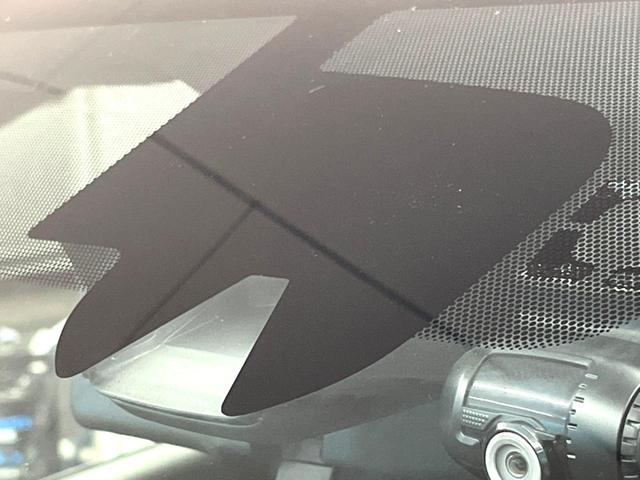 �y�G�}�[�W�F���V�[�u���[�L�z���s���ɑO���̎ԗ�����F�����A�Փ˂������Ȏ��͌x��ƃu���[�L�ŏՓˉ���Ɣ�Q�y�����A�V�X�g�B�����S�Ƀh���C�u�����y���݂��������܂��B