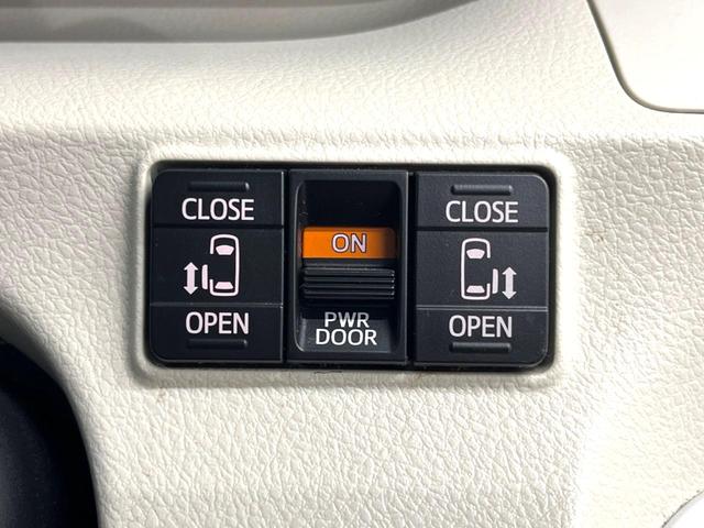 シエンタ ハイブリッドＧ　両側パワースライドドア　プリクラッシュセーフティシステム　純正ＳＤナビ　ＥＴＣ　Ｂｌｕｅｔｏｏｔｈ　７人乗り　オートマチックハイビーム　先行車発進お知らせ機能　革巻きステアリング　ステアリングスイッチ（6枚目）