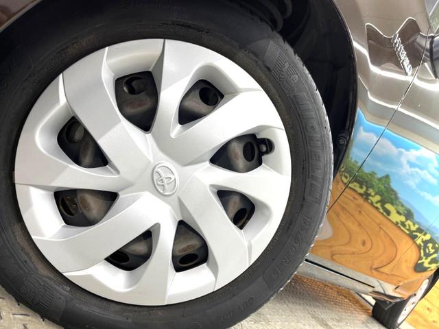 シエンタ ハイブリッドＧ　両側パワースライドドア　プリクラッシュセーフティシステム　純正ＳＤナビ　ＥＴＣ　Ｂｌｕｅｔｏｏｔｈ　７人乗り　オートマチックハイビーム　先行車発進お知らせ機能　革巻きステアリング　ステアリングスイッチ（14枚目）