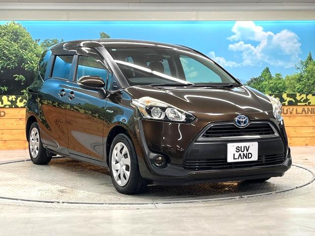 シエンタ ハイブリッドＧ　両側パワースライドドア　プリクラッシュセーフティシステム　純正ＳＤナビ　ＥＴＣ　Ｂｌｕｅｔｏｏｔｈ　７人乗り　オートマチックハイビーム　先行車発進お知らせ機能　革巻きステアリング　ステアリングスイッチ（17枚目）