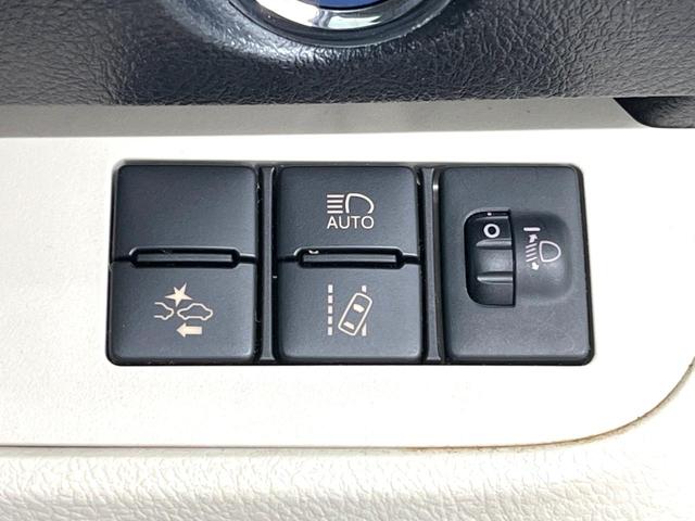 シエンタ ハイブリッドＧ　両側パワースライドドア　プリクラッシュセーフティシステム　純正ＳＤナビ　ＥＴＣ　Ｂｌｕｅｔｏｏｔｈ　７人乗り　オートマチックハイビーム　先行車発進お知らせ機能　革巻きステアリング　ステアリングスイッチ（23枚目）