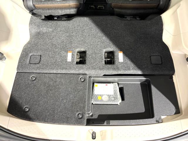 シエンタ ハイブリッドＧ　両側パワースライドドア　プリクラッシュセーフティシステム　純正ＳＤナビ　ＥＴＣ　Ｂｌｕｅｔｏｏｔｈ　７人乗り　オートマチックハイビーム　先行車発進お知らせ機能　革巻きステアリング　ステアリングスイッチ（27枚目）