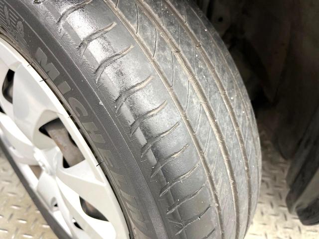 シエンタ ハイブリッドＧ　両側パワースライドドア　プリクラッシュセーフティシステム　純正ＳＤナビ　ＥＴＣ　Ｂｌｕｅｔｏｏｔｈ　７人乗り　オートマチックハイビーム　先行車発進お知らせ機能　革巻きステアリング　ステアリングスイッチ（40枚目）