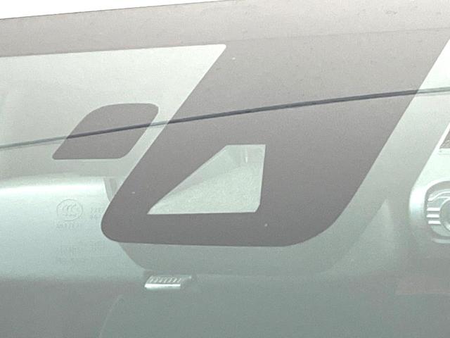 �y�g���^�Z�[�t�e�B�Z���X�z���s���ɑO���̎ԗ�����F�����A�Փ˂������Ȏ��͌x��ƃu���[�L�ŏՓˉ���Ɣ�Q�y�����A�V�X�g�B�����S�Ƀh���C�u�����y���݂��������܂��B