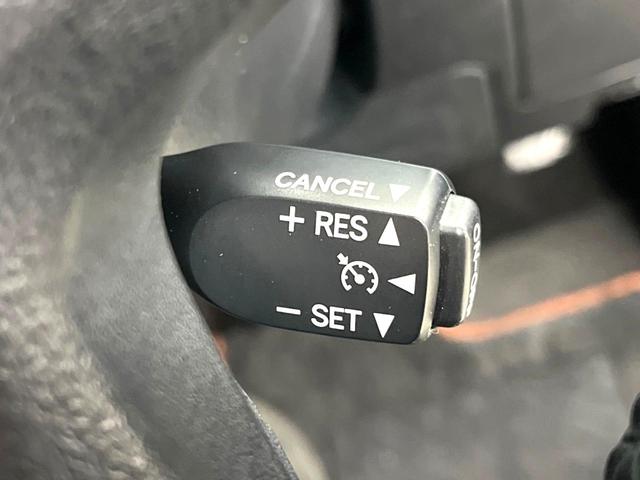 �y�N���[�Y�R���g���[���z�������H�����N���N���s�B�A�N�Z���𗣂��Ă���葬�x�ő��s���ł��A�������^�]���̕��S���y���I�����E�������ȒP�ȃX�C�b�`����Œ����ł��܂��B