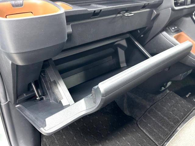 シエンタ Ｚ　両側電動スライドドア　トヨタセーフティセンス　ブラインドスポットモニター　１０．５インチディスプレイオーディオ　レーダークルーズコントロール　ＡｐｐｌｅＣａｒＰｌａｙ　ドライブレコーダー（55枚目）