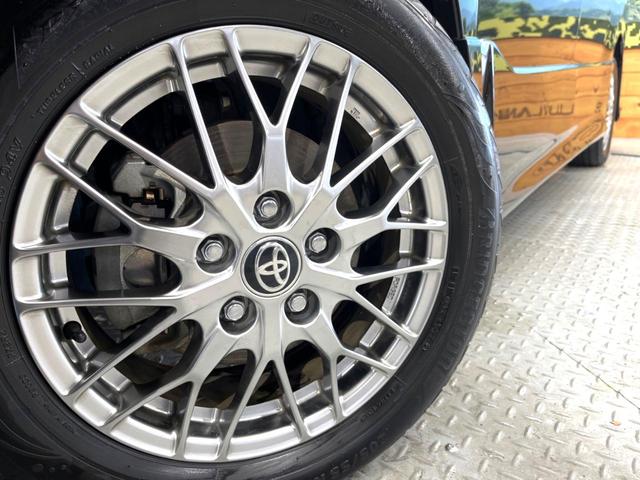 �y�����P�U�C���`�A���~�z�C�[���z�O�ςɃ}�b�`���������A���~�z�C�[���𑕒����Ă���܂��B�e��ЊO�A���~�z�C�[����A�X�^�b�h���X�^�C�����戵�����Ă���܂��B���񂲑��k����������