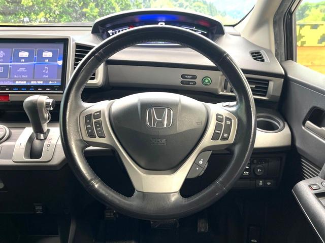 �y�N���[�Y�R���g���[���z�������H�����N���N���s�B�A�N�Z���𗣂��Ă���葬�x�ő��s���ł��A�������^�]���̕��S���y���I�����E�������ȒP�ȃX�C�b�`����Œ����ł��܂��B