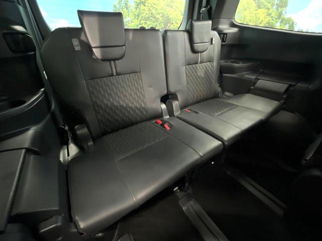 ノア ハイブリッドＳ－Ｚ　電動スライドドア　後席モニター　全周囲カメラ　衝突被害軽減システム　レーダークルーズ　禁煙車　電動リアゲート　ハーフレザーシート　コーナーセンサー　スマートキー　ＬＥＤヘッド　ビルトインＥＴＣ（11枚目）