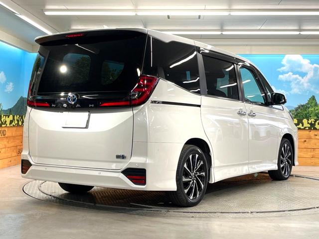 ノア ハイブリッドＳ－Ｚ　電動スライドドア　後席モニター　全周囲カメラ　衝突被害軽減システム　レーダークルーズ　禁煙車　電動リアゲート　ハーフレザーシート　コーナーセンサー　スマートキー　ＬＥＤヘッド　ビルトインＥＴＣ（18枚目）