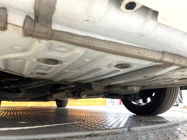 ノア ハイブリッドＳ－Ｚ　電動スライドドア　後席モニター　全周囲カメラ　衝突被害軽減システム　レーダークルーズ　禁煙車　電動リアゲート　ハーフレザーシート　コーナーセンサー　スマートキー　ＬＥＤヘッド　ビルトインＥＴＣ（27枚目）