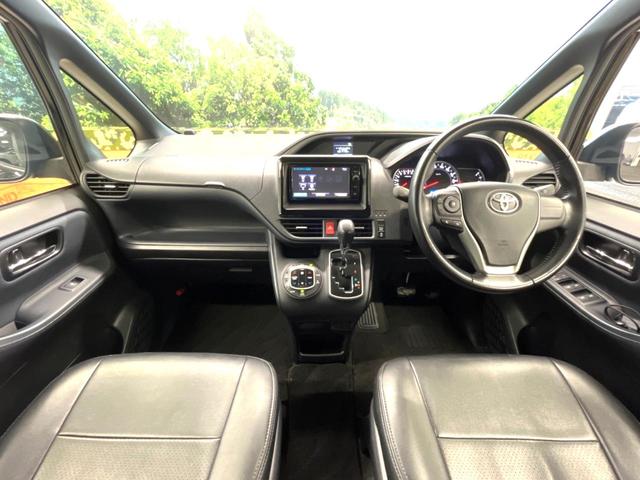 ヴォクシー ＺＳ　煌　両側電動ドア　純正ＳＤナビ　後席モニター　バックカメラ　禁煙車　スマートキー　ＬＥＤヘッド　ビルトインＥＴＣ　純正１６インチアルミ　オートライト　デュアルエアコン（2枚目）