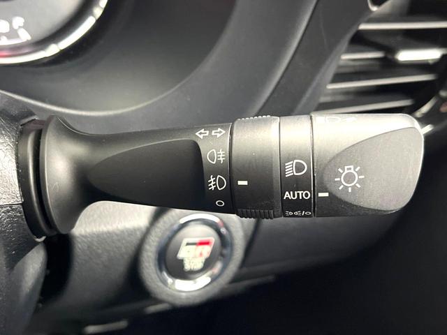 ハイラックス Ｚ　ＧＲスポーツ　４ＷＤ　ディーゼル（軽油）　パノラミックビューモニター　プリクラッシュセーフティシステム　レーダークルーズコントロール　ナビ機能付きディスプレイオーディオ　運転席パワーシート　ＬＥＤヘッドライト（46枚目）