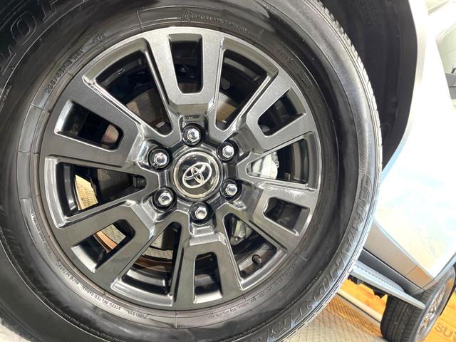 �y�����P�W�C���`�A���~�z�C�[���z�O�ςɃ}�b�`���������A���~�z�C�[���𑕒����Ă���܂��B�e��ЊO�A���~�z�C�[����A�X�^�b�h���X�^�C�����戵�����Ă���܂��B���񂲑��k����������