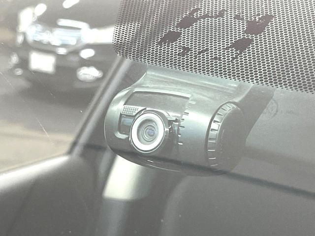 ジューク 16GT ドレスアップ 純正7インチナビ エマージェンシーブレーキ アラウンドビューモニター 禁煙車 ドライブレコーダー スマートキー HIDヘッドライト ETC 純正17インチアルミ オートエアコン Bluetooth(6枚目)