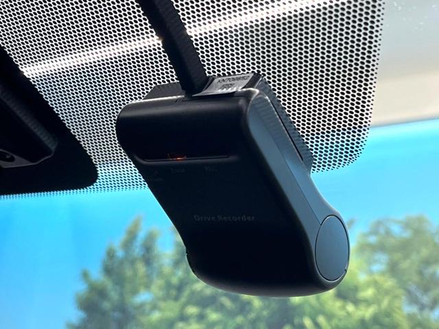 ジューク 16GT ドレスアップ 純正7インチナビ エマージェンシーブレーキ アラウンドビューモニター 禁煙車 ドライブレコーダー スマートキー HIDヘッドライト ETC 純正17インチアルミ オートエアコン Bluetooth(53枚目)