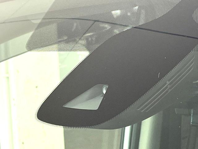 �y�C���e���W�F���g�G�}�[�W�F���V�[�u���[�L�z�t�����g�J�����őO���̎ԗ�����s�҂����m�B�Փ˂������Ȏ��͏Փ˔�Q�y���u���[�L���쓮�A�Փˉ�����T�|�[�g�B�����S�Ƀh���C�u�����y���݂��������܂��B