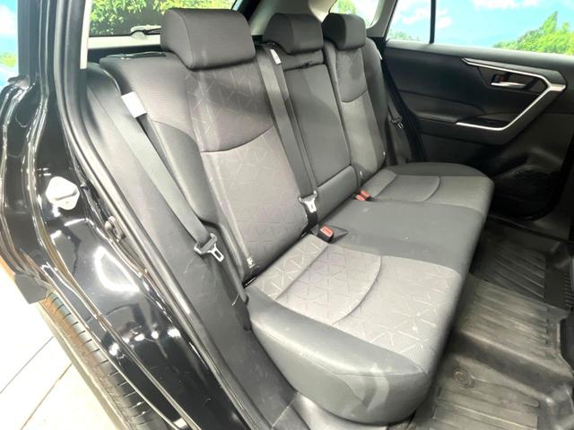 ＲＡＶ４ Ｘ　８型ディスプレイオーディオ　バックカメラ　衝突被害軽減　レーダークルーズ　Ｂｌｕｅｔｏｏｔｈ　禁煙車　ドラレコ　コーナーセンサー　ＬＥＤヘッド　ＥＴＣ２．０　純正１７インチアルミ　オートハイビーム（10枚目）