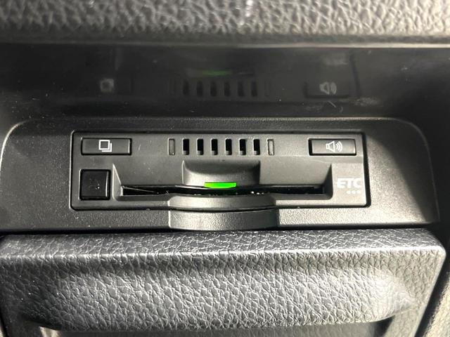 ヴォクシー ＺＳ　煌ＩＩＩ　純正１０型ＳＤナビ　フルセグ　両側電動ドア　合皮コンビシート　バックカメラ　衝突被害軽減　禁煙車　コーナーセンサーＬＥＤヘッド　ビルトインＥＴＣ　クルコン　純正１６インチアルミ　オートハイビーム（8枚目）