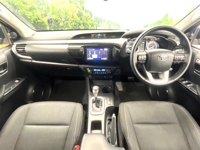 ハイラックス Ｚ　４ＷＤ　ディーゼル　純正ＳＤナビ　バックカメラ　衝突被害軽減　レーダークルーズ　禁煙車　コーナーセンサー　ＬＥＤヘッド　ＥＴＣ　純正１７インチアルミ　Ｂｌｕｅｔｏｏｔｈ　ヘッドランプクリーナー（2枚目）