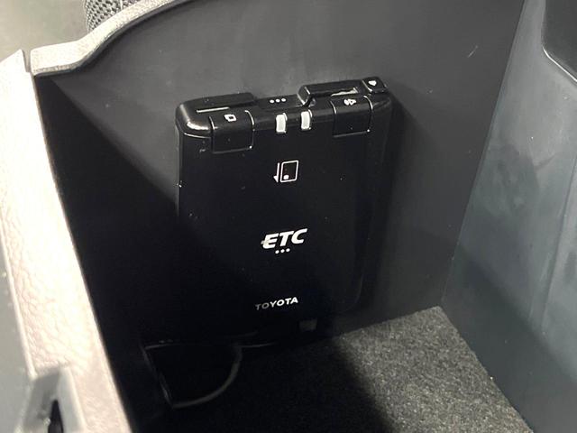 ハイラックス Ｚ　４ＷＤ　ディーゼル　純正ＳＤナビ　バックカメラ　衝突被害軽減　レーダークルーズ　禁煙車　コーナーセンサー　ＬＥＤヘッド　ＥＴＣ　純正１７インチアルミ　Ｂｌｕｅｔｏｏｔｈ　ヘッドランプクリーナー（7枚目）