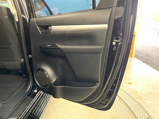 ハイラックス Ｚ　４ＷＤ　ディーゼル　純正ＳＤナビ　バックカメラ　衝突被害軽減　レーダークルーズ　禁煙車　コーナーセンサー　ＬＥＤヘッド　ＥＴＣ　純正１７インチアルミ　Ｂｌｕｅｔｏｏｔｈ　ヘッドランプクリーナー（50枚目）