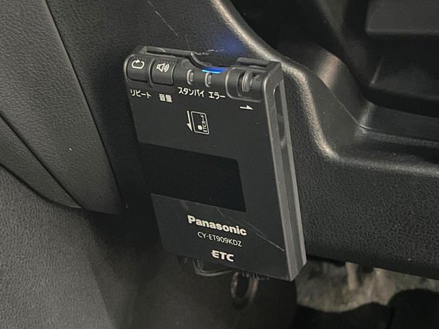 ジューク 15RX タイプV carrozzeriaSDナビ 禁煙車 ETC オートライト オートエアコン Bluetooth CD DVD再生 革巻きステアリング フルセグ 16インチスチールホイール(4枚目)