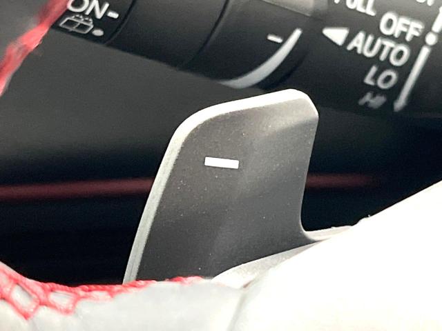 ヴェゼル ｅ：ＨＥＶ　ＲＳ　登録済未使用車　純正９型ナビ　全周囲カメラ　衝突軽減装置　レーダークルーズ　ＥＴＣ２．０　パワーバックドア　シートヒーター　置くだけ充電　ＬＥＤヘッド　クリアランスソナー　車線逸脱警報　誤発進抑制機能（46枚目）