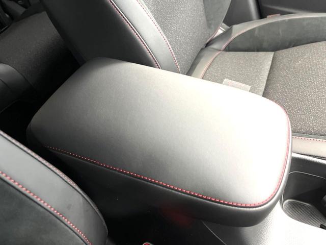 ヴェゼル ｅ：ＨＥＶ　ＲＳ　登録済未使用車　純正９型ナビ　全周囲カメラ　衝突軽減装置　レーダークルーズ　ＥＴＣ２．０　パワーバックドア　シートヒーター　置くだけ充電　ＬＥＤヘッド　クリアランスソナー　車線逸脱警報　誤発進抑制機能（65枚目）