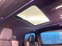 【サンルーフ】開放感たっぷりの希少装備、サンルーフが装着されています！車内に明かりを取り入れたり景色を楽しむ以外にも、車内の空気も簡単に換気できて快適です！