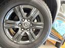 【純正１７インチアルミホイール】外観にマッチした純正アルミホイールを装着しております。各種社外アルミホイールや、スタッドレスタイヤも取扱いしております。是非ご相談ください♪
