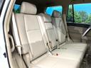後部座席も気になるようなキズ・汚れやへたり等、大きなダメージはなく、良好な状態です。