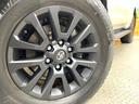 【純正１８インチアルミホイール】外観にマッチした純正アルミホイールを装着しております。各種社外アルミホイールや、スタッドレスタイヤも取扱いしております。是非ご相談ください♪