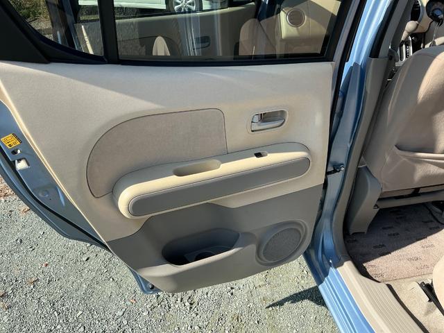 ＭＲワゴン Ｘ　フル装備　タイミングチェーン車　禁煙車　ポータブルナビ　スマートキー　衝突安全ボディー　盗難防止システム　ベンチシート　フルフラット（30枚目）